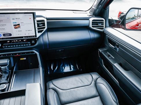 Used 2023 Toyota Sequoia Platinum image 15