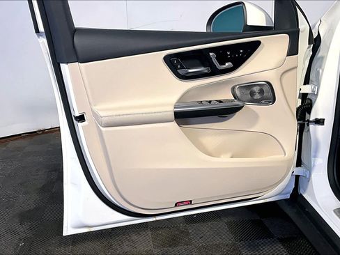 New 2026 Mercedes-Benz GLC 300 4MATIC image 11