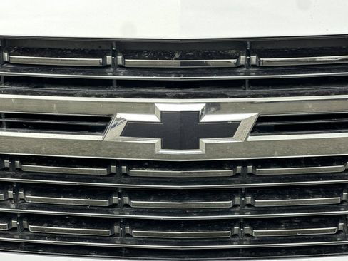 Used 2021 Chevrolet Suburban RST AWD/4WD image 46