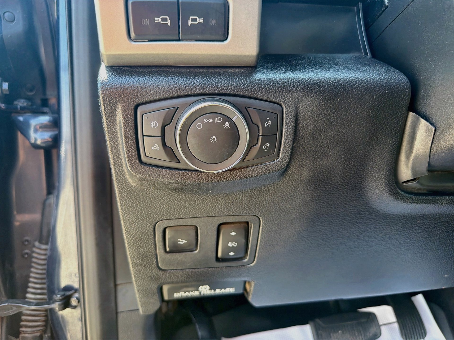 Used 2019 Ford F250 Lariat w/ Lariat Ultimate Package AWD/4WD image 12