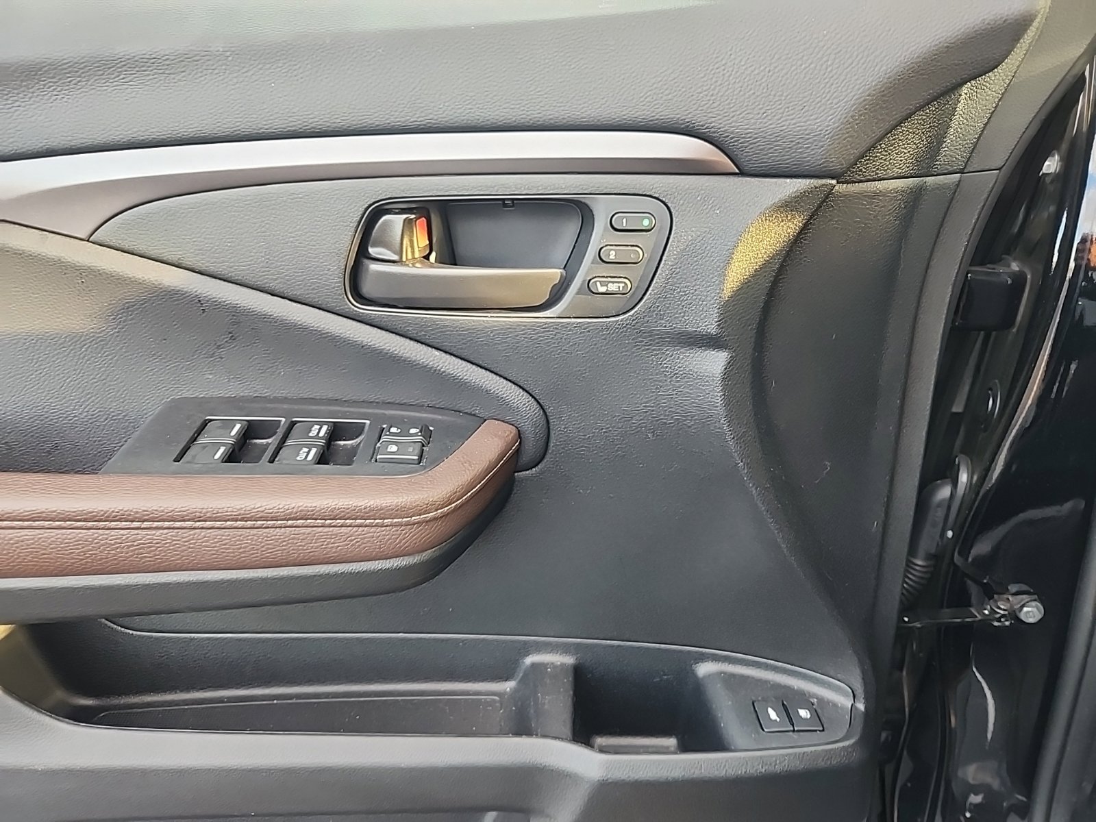 Used 2025 Honda Passport EX-L image 14