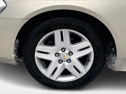Used 2010 Chevrolet Impala LT w/ Luxury Edition Package image 30