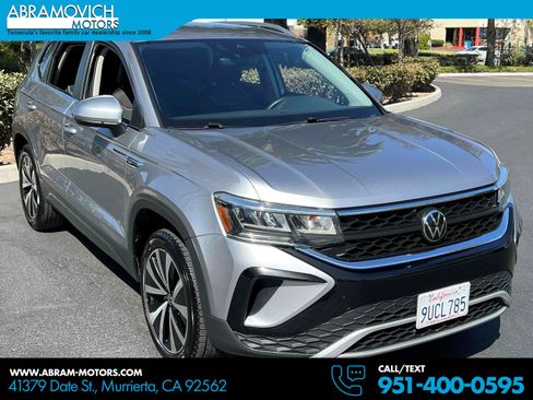 Used 2023 Volkswagen Taos SE FWD image 1