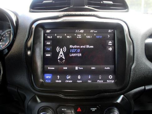 Used 2018 Jeep Renegade Altitude w/ UConnect 8.4 Nav Group image 25