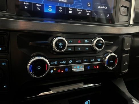 Used 2025 Ford F350 Lariat w/ Chrome Package image 21