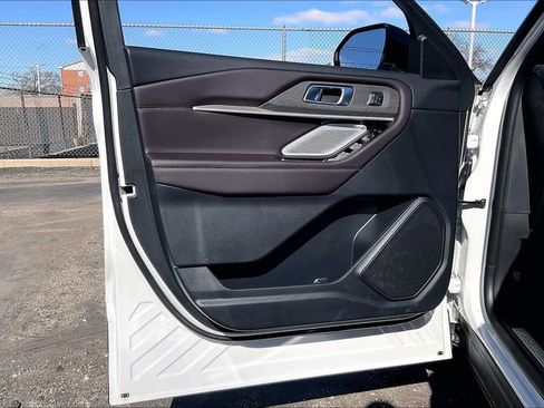 Used 2026 Ford Explorer Platinum image 21