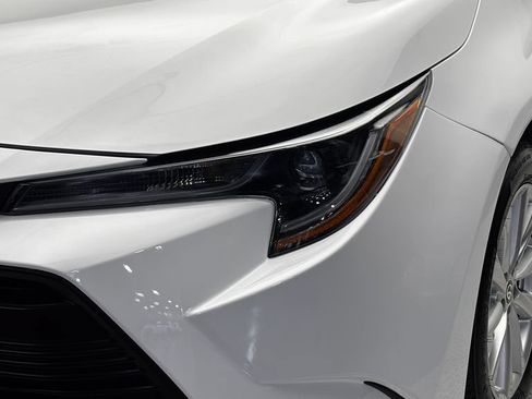 Used 2025 Toyota Corolla LE w/ LE Premium Package FWD image 3