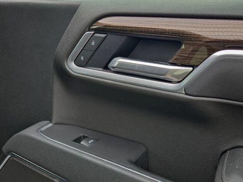 Used 2025 Chevrolet Silverado 1500 LT image 14