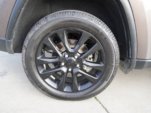 Used 2020 Jeep Grand Cherokee Limited image 11