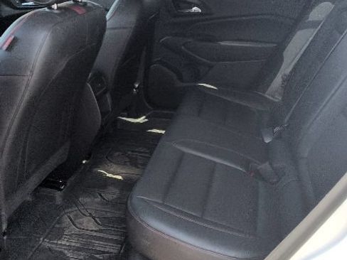 Used 2024 Chevrolet Trax RS w/ Sunroof Package FWD image 5