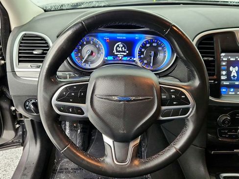 Used 2021 Chrysler 300 Touring w/ Chrome Appearance Package image 12