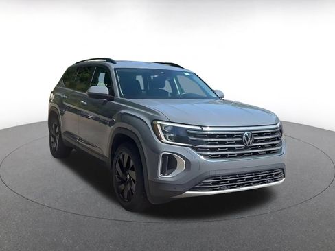 Used 2026 Volkswagen Atlas SE FWD image 3