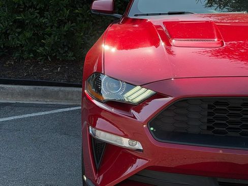 Used 2020 Ford Mustang Premium RWD image 4
