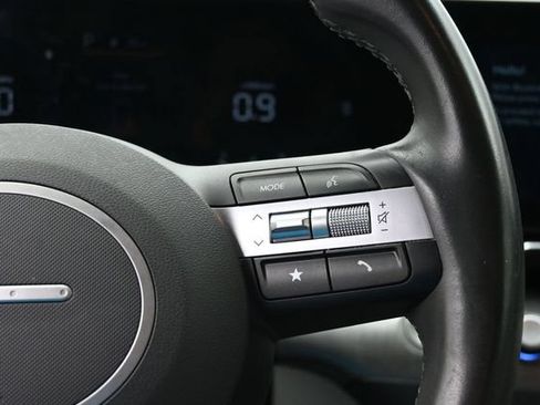 Used 2024 Hyundai Kona SEL AWD/4WD image 17