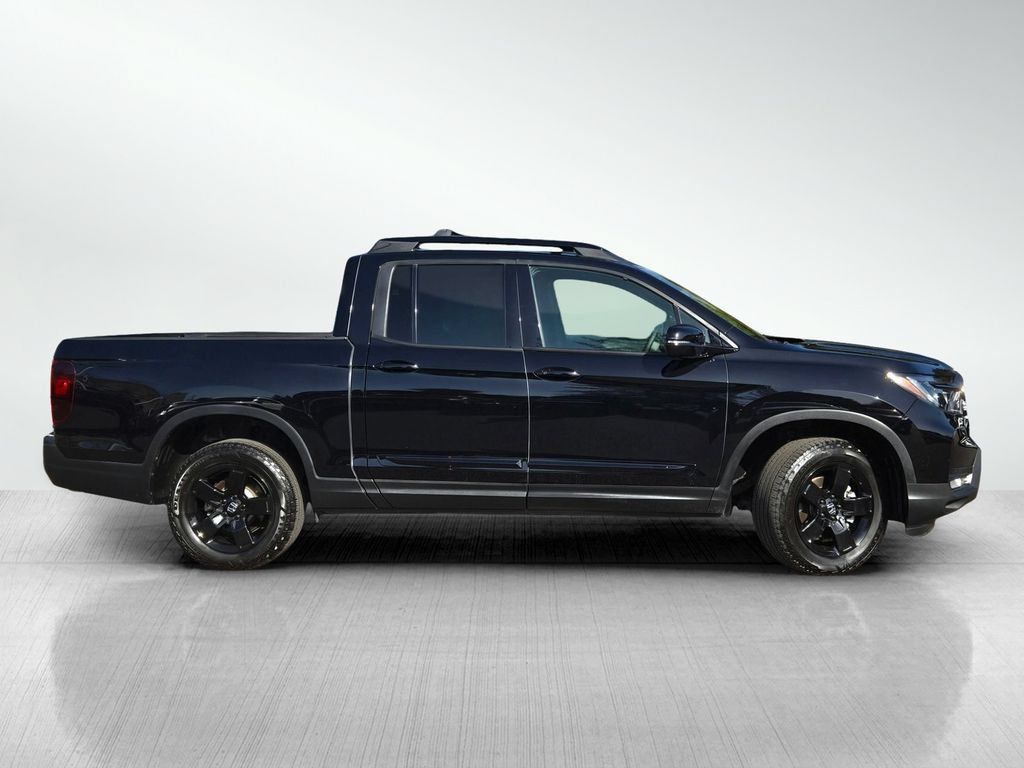 Used 2025 Honda Ridgeline Black Edition image 4