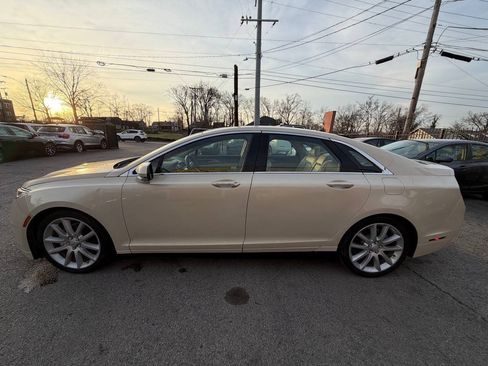Used 2015 Lincoln MKZ Hybrid w/ Equipment Group 202A Reserve FWD image 9