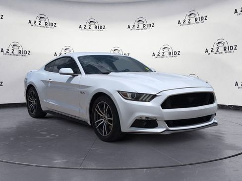 Used 2017 Ford Mustang GT RWD image 1