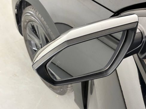 Used 2023 Hyundai Elantra SEL FWD image 13