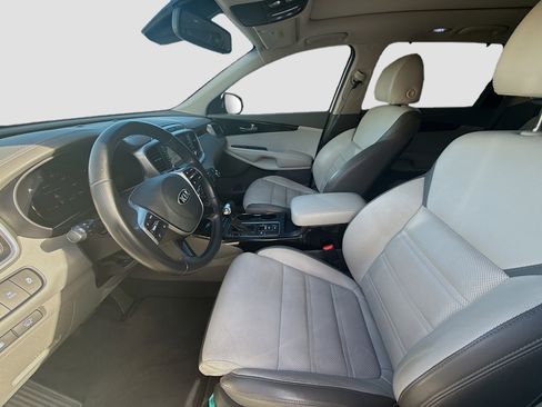 Used 2019 Kia Sorento SX image 18
