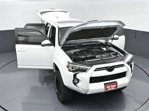 Certified 2024 Toyota 4Runner SR5 Premium w/ Moonroof Package AWD/4WD image 43