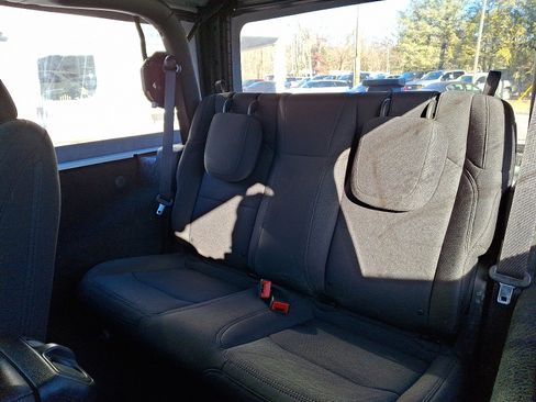 Used 2023 Jeep Wrangler Sport image 12