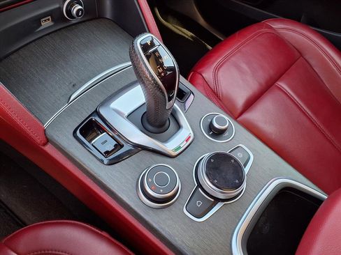 Used 2021 Alfa Romeo Stelvio Ti w/ Nero Edizione image 26