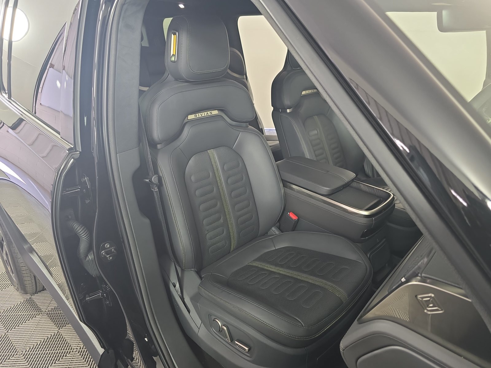 Used 2023 Rivian R1S Adventure Quad AWD/4WD image 24