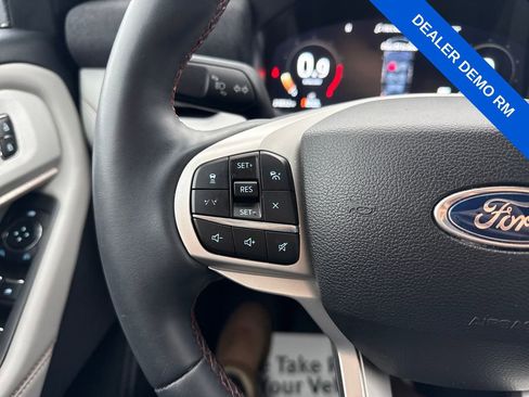 Used 2025 Ford Explorer Active w/ Active Comfort Package image 36