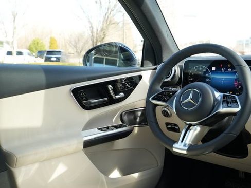 Used 2026 Mercedes-Benz GLC 300 4MATIC image 24