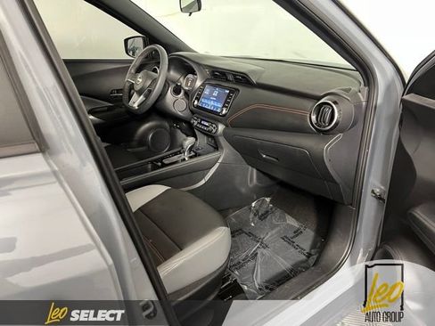 Used 2023 Nissan Kicks SR w/ SR Premium Package FWD image 21