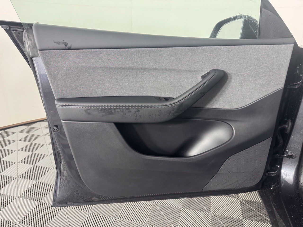 Used 2026 Tesla Model Y 2WD image 9
