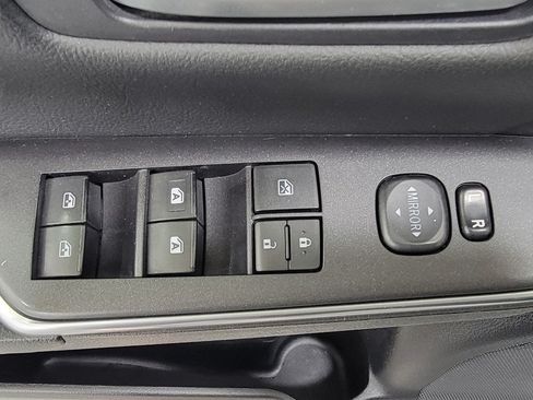 Used 2015 Toyota Camry XLE w/ Moonroof Package FWD image 27