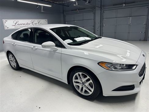 Used 2016 Ford Fusion SE FWD image 8