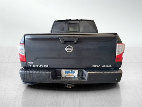 Used 2021 Nissan Titan SV w/ SV Convenience Package image 6