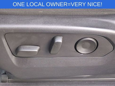 Used 2024 Chevrolet Silverado 2500 Custom w/ Custom Value Package image 22