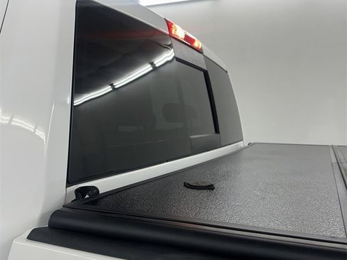 Used 2018 RAM 1500 Limited image 33