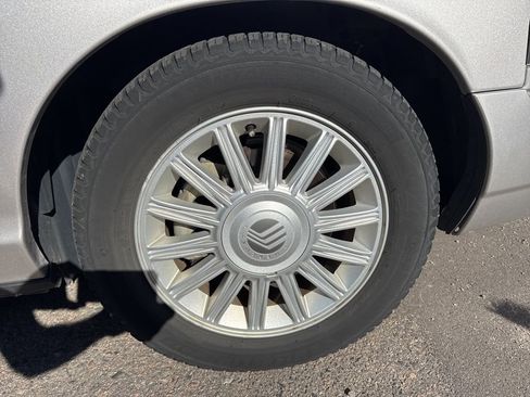 Used 2010 Mercury Grand Marquis LS image 13