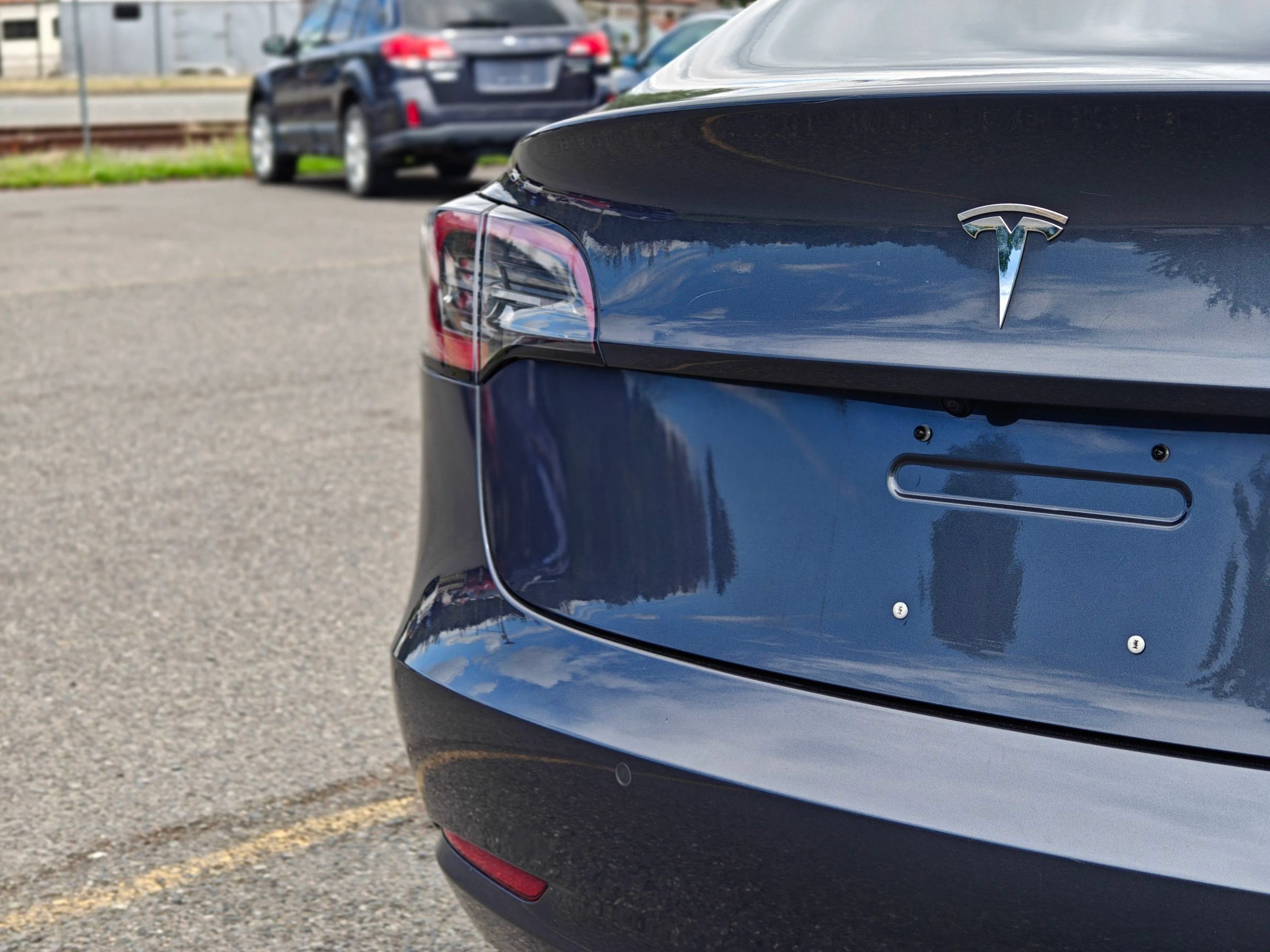 Used 2018 Tesla Model 3 Long Range RWD image 16