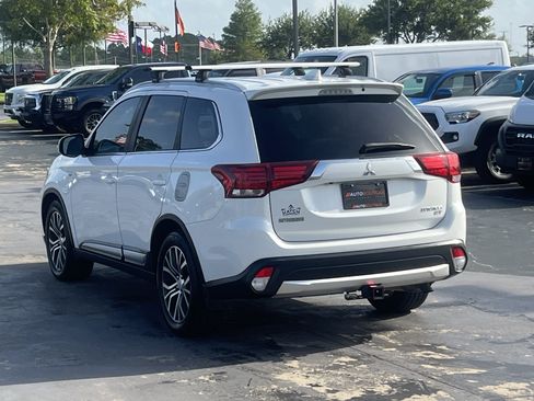 Used 2018 Mitsubishi Outlander GT AWD/4WD image 10