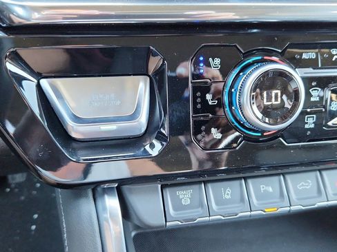 New 2026 GMC Sierra 3500 Denali w/ Denali Reserve Package image 14