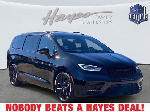 New 2026 Chrysler Pacifica Limited w/ S Appearance Package image 1