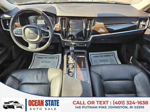 Used 2018 Volvo S90 T5 Momentum w/ Convenience Package image 16