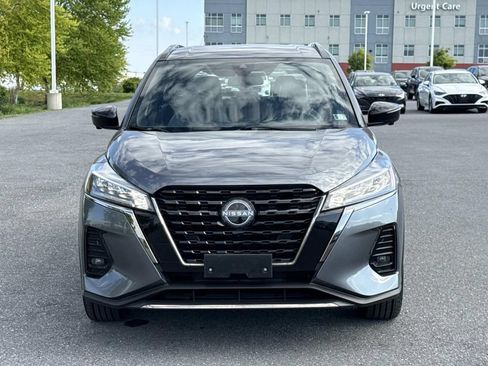 Used 2023 Nissan Kicks SR w/ SR Premium Package FWD image 29