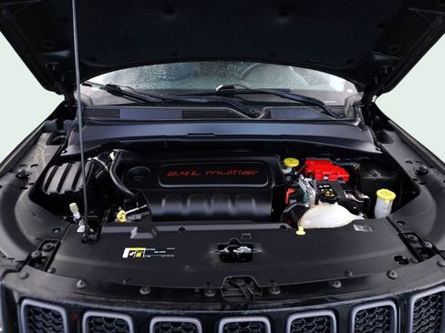 Used 2019 Jeep Compass Trailhawk w/ Cold Weather Group image 11