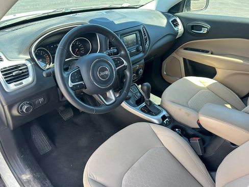 Used 2018 Jeep Compass Sport AWD/4WD image 23