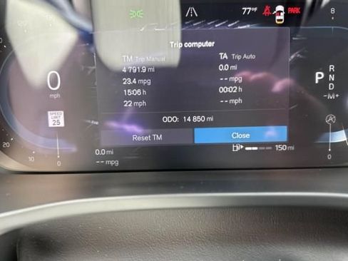 Used 2023 Volvo XC40 B5 Plus w/ Driver Assist Package AWD/4WD image 12