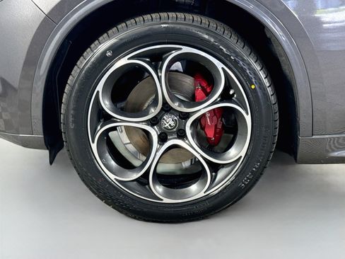 Used 2023 Alfa Romeo Stelvio Ti AWD/4WD image 38