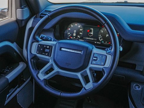 Used 2024 Land Rover Defender 130 X-Dynamic SE image 25