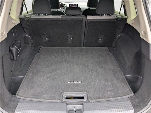 Used 2023 Nissan Rogue SV image 6