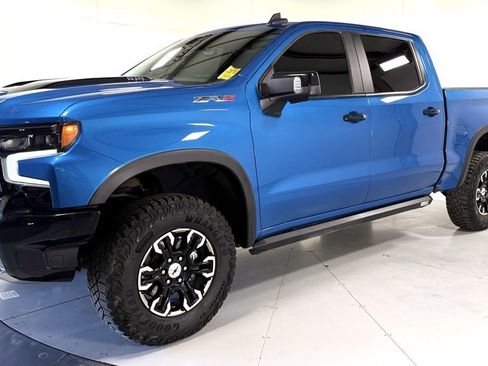 Used 2022 Chevrolet Silverado 1500 ZR2 w/ Technology Package image 11